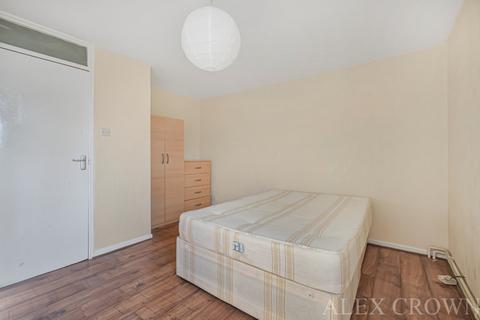 4 bedroom flat to rent, Wellesley Road, Kentish Town