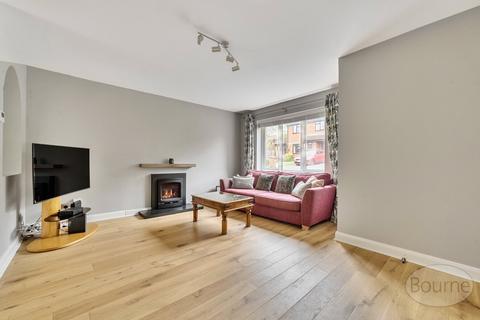 12 Manston Road, Guildford, GU4 7YE