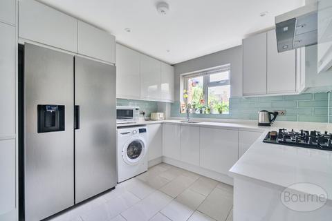 12 Manston Road, Guildford, GU4 7YE