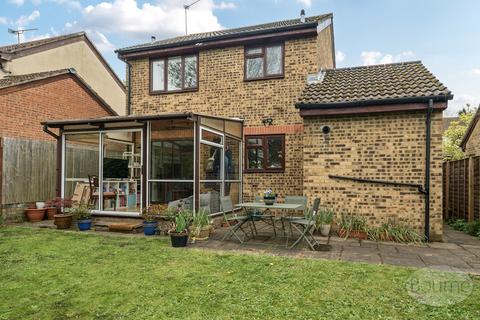 12 Manston Road, Guildford, GU4 7YE