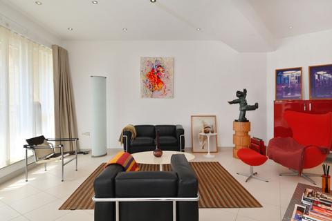2 bedroom apartment to rent, Hans Crescent, SW1X