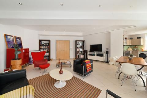 2 bedroom apartment to rent, Hans Crescent, SW1X