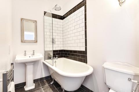 2 bedroom apartment for sale, Elmington Road, London