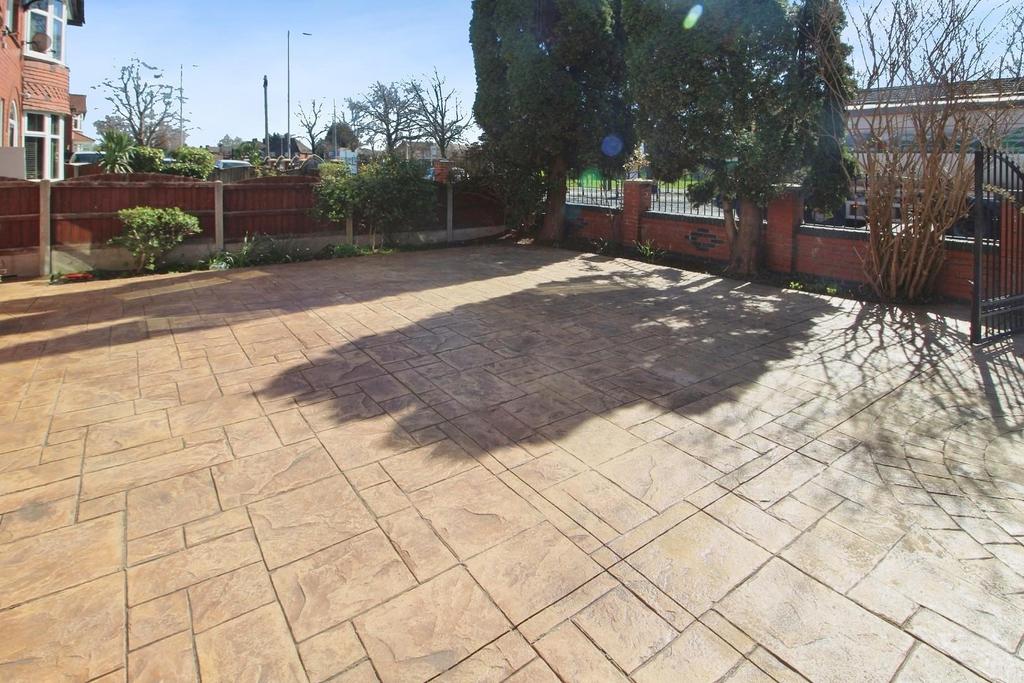Driveway.JPG