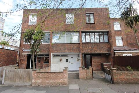 21 Leonard Robbins Path, London, SE28 8ED