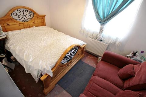 21 Leonard Robbins Path, London, SE28 8ED