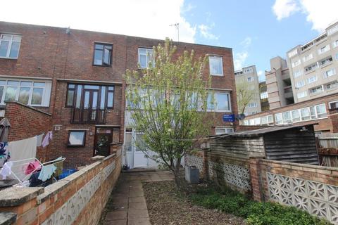21 Leonard Robbins Path, London, SE28 8ED