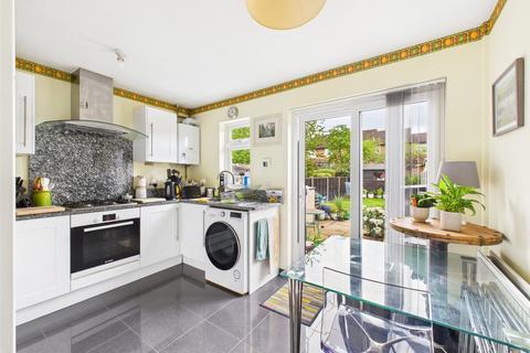 5 Farmington Close, Abbeymead, Gloucester, GL4 4XA