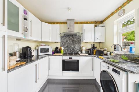 5 Farmington Close, Abbeymead, Gloucester, GL4 4XA