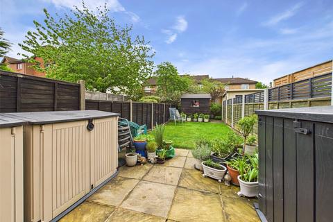 5 Farmington Close, Abbeymead, Gloucester, GL4 4XA