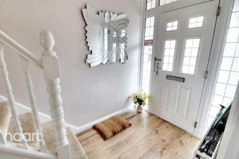 3 bedroom terraced house for sale, Applegarth Drive, Newbury Park