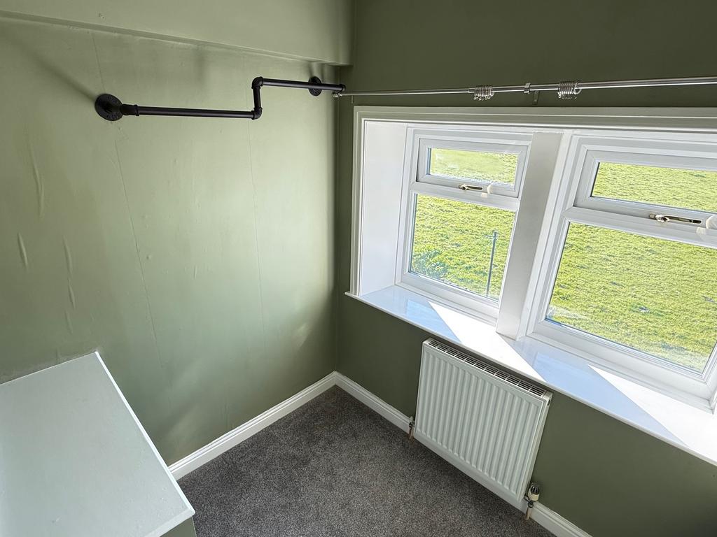 Bedroom 2/Office