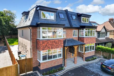 4 bedroom semi-detached house for sale, Hurst Road, East Molesey, KT8