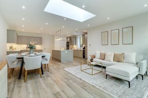4 bedroom semi-detached house for sale, Hurst Road, East Molesey, KT8