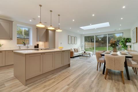 4 bedroom semi-detached house for sale, Hurst Road, East Molesey, KT8