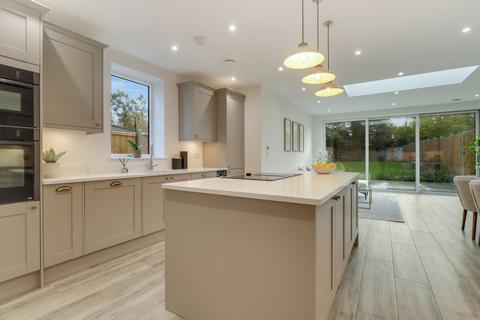 4 bedroom semi-detached house for sale, Hurst Road, East Molesey, KT8