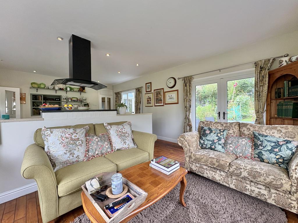 Kitchen / Living Room