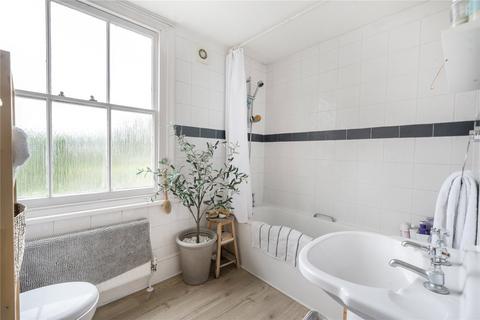 Flat 4, 53 Ashley Road, Epsom, KT18 5BN