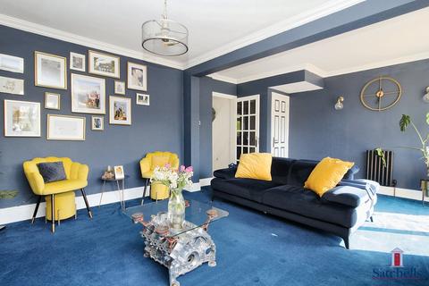 3 bedroom detached house for sale, Icknield Way, Letchworth Garden City, SG6