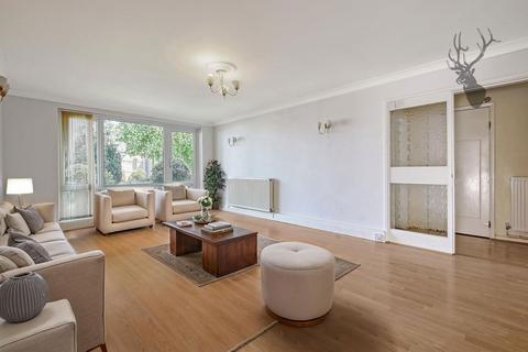 2 bedroom flat for sale, Church Lane, Loughton