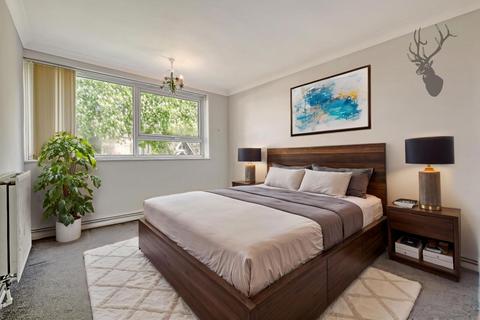 2 bedroom flat for sale, Church Lane, Loughton