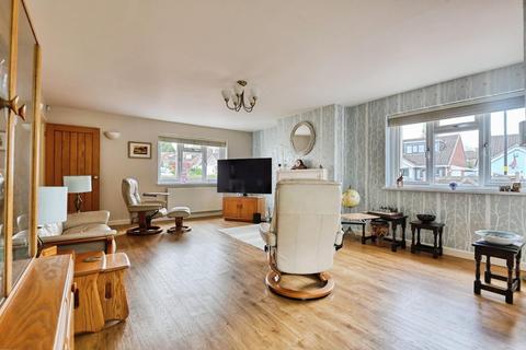 26 Dunchurch Crescent, Sutton Coldfield, B73 6QN