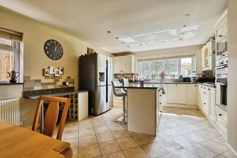 26 Dunchurch Crescent, Sutton Coldfield, B73 6QN
