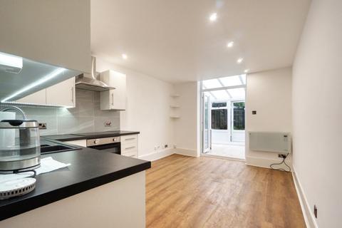 1 bedroom maisonette to rent, Bourne Street, Eastbourne, BN21