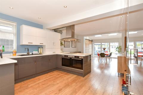 103 Berwick Road, Welling, DA16 1RL