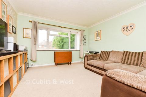 2 bedroom ground floor flat for sale, Shaw Court, Caterham CR3