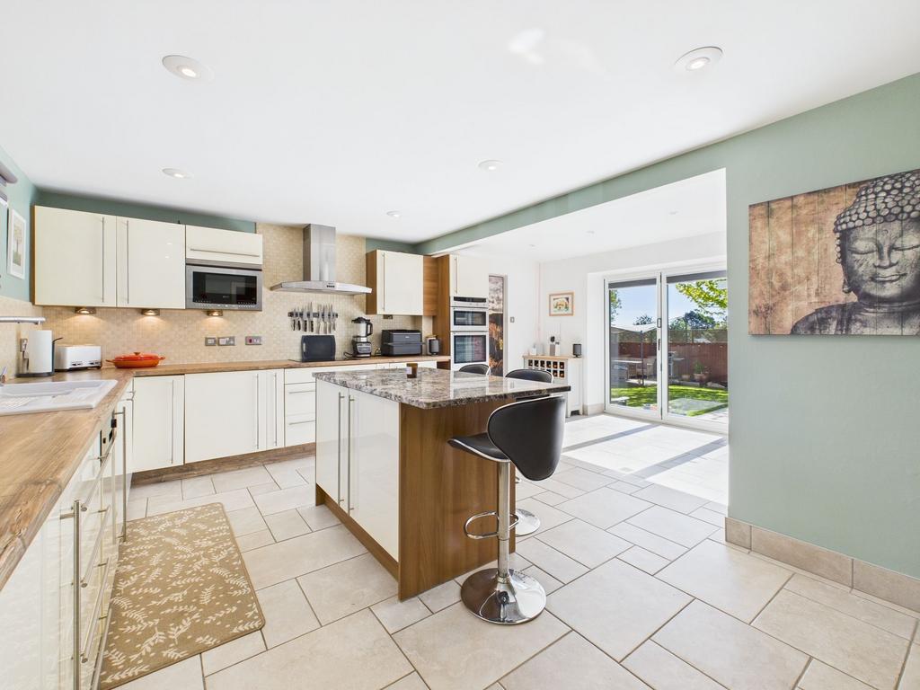 Kitchen/Breakfast Room