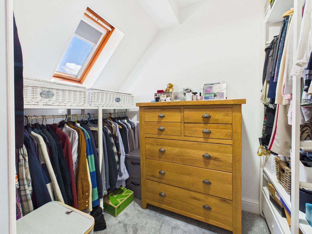 Walk-in Wardrobe