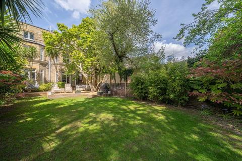 6a South Terrace, Surbiton, KT6 6HT