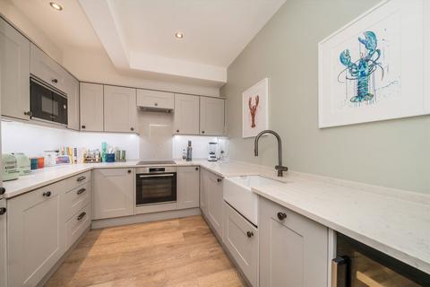 6a South Terrace, Surbiton, KT6 6HT