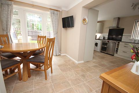 15 Bettiscombe Close, Poole, BH17 9DH