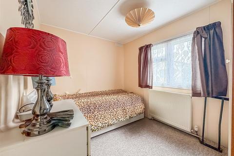 2 bedroom mobile home for sale, Tower Park, Hockley SS5