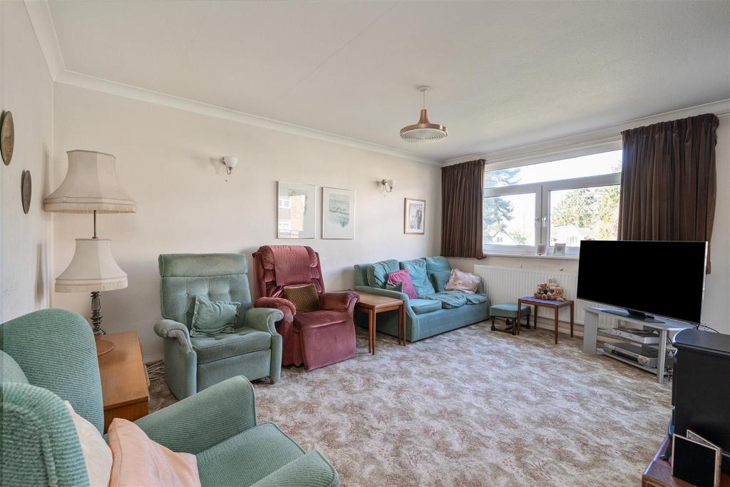 65 Riverside Drive 1.jpg