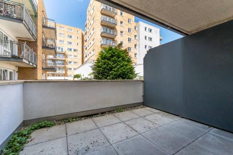 1 bedroom flat for sale, Broadway, Ealing, London, W13