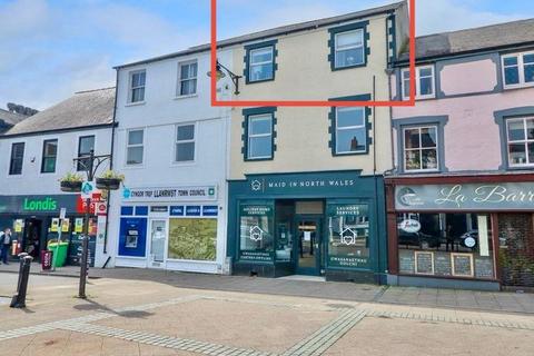 3 bedroom flat for sale, Ancaster Square, Llanrwst