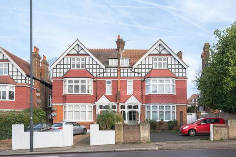 Studio to rent, Tooting Bec Gardens, Streatham, London, SW16