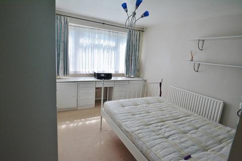 2 bedroom flat to rent, Claybury, Bushey, Bushey, WD23