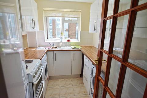 2 bedroom flat to rent, Claybury, Bushey, Bushey, WD23
