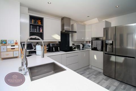 17 Cheviot Drive, Nottingham, NG6 7FH