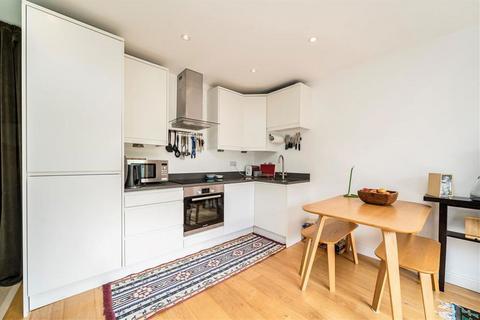 2 bedroom flat for sale, Wricklemarsh Road, London SE3
