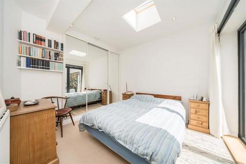 2 bedroom flat for sale, Wricklemarsh Road, London SE3