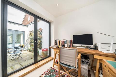 2 bedroom flat for sale, Wricklemarsh Road, London SE3
