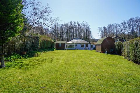 4 bedroom detached bungalow for sale, Butchers Lane, Three Oaks, Hastings