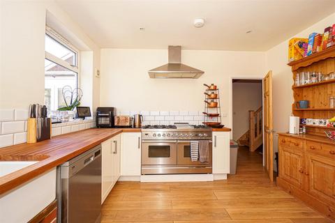4 bedroom detached bungalow for sale, Butchers Lane, Three Oaks, Hastings