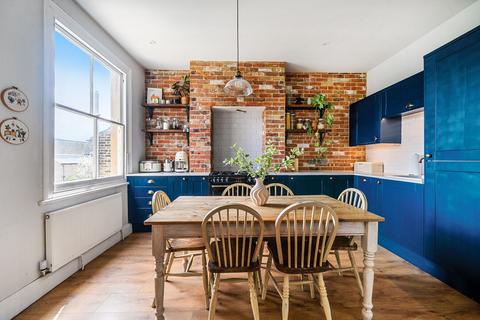 2 bedroom flat for sale, Hurstbourne Road, London SE23