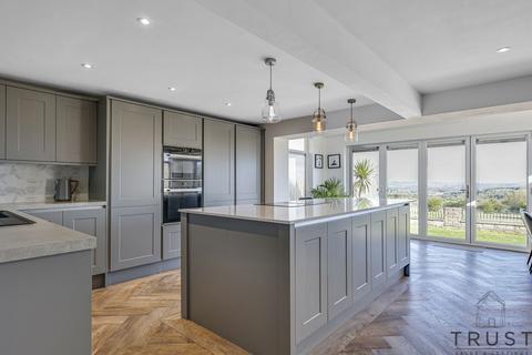 183 Wakefield Road, Drighlington, Bradford, BD11 1EB